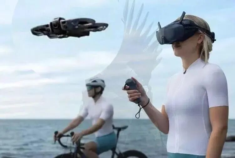 【无人机快讯】攻击-11无人机与歼-20协同作战实拍；大疆新款FPV无人机曝宣传图；超声波导航无人机